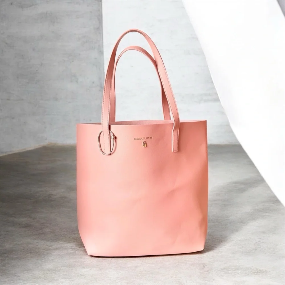 MICHAEL KORS TOTE+Pandora🩵 - Picture 1 of 2